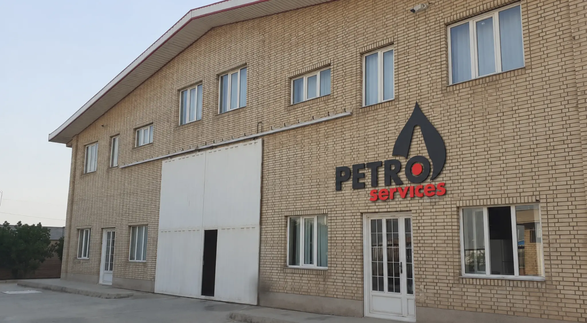 Petroservices headquarters and operations building